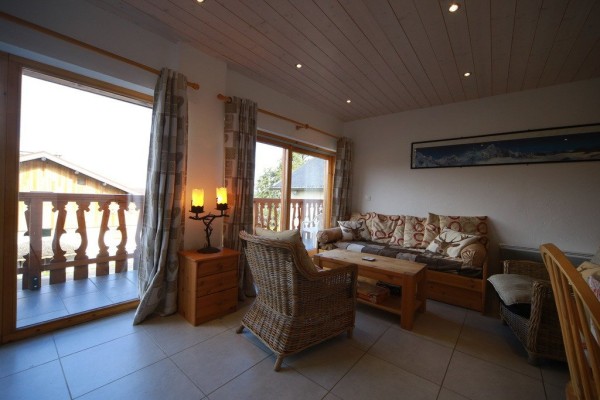 3-Room Apartment  6 guests – Renovated Farmhouse, Le Pernant Sector